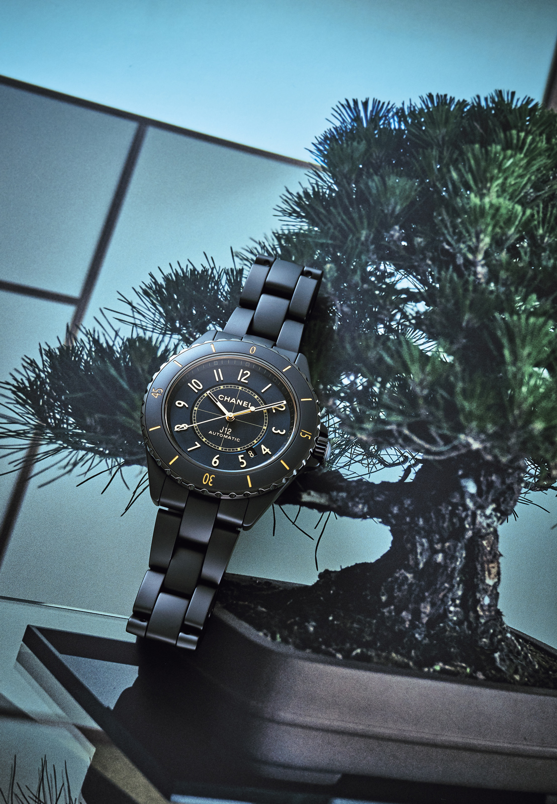シャネル「J12 GOLDEN BLACK キャリバー 12.1」