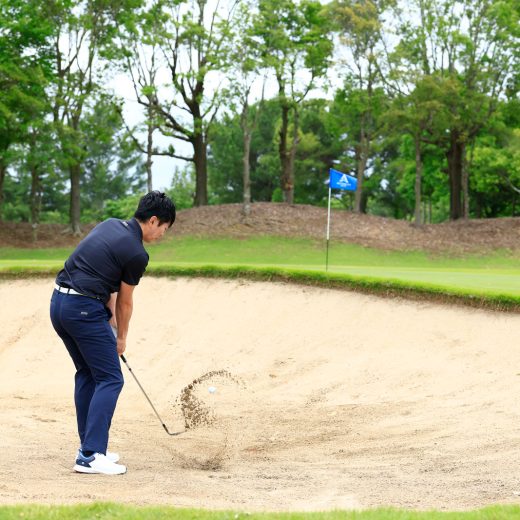 吉田洋一郎の最新ゴルフレッスン／バンカーでホームラン、ダフリを繰り返す…フィル・ミケルソン流「手首を使わない」打ち方