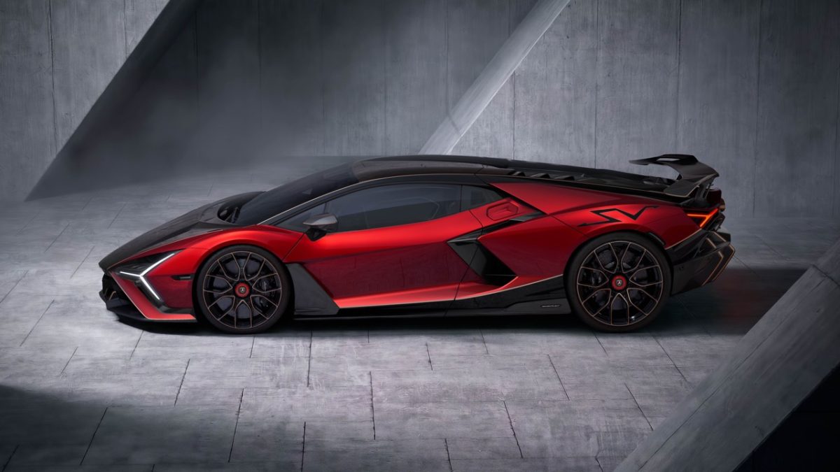 ランボルギーニ・レヴエルトSV