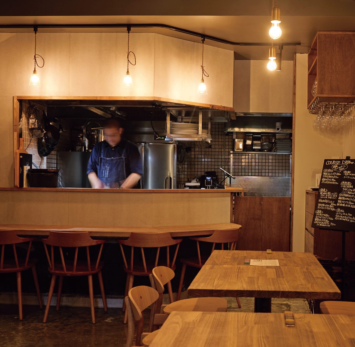 「Bistrot 石箱」の店内