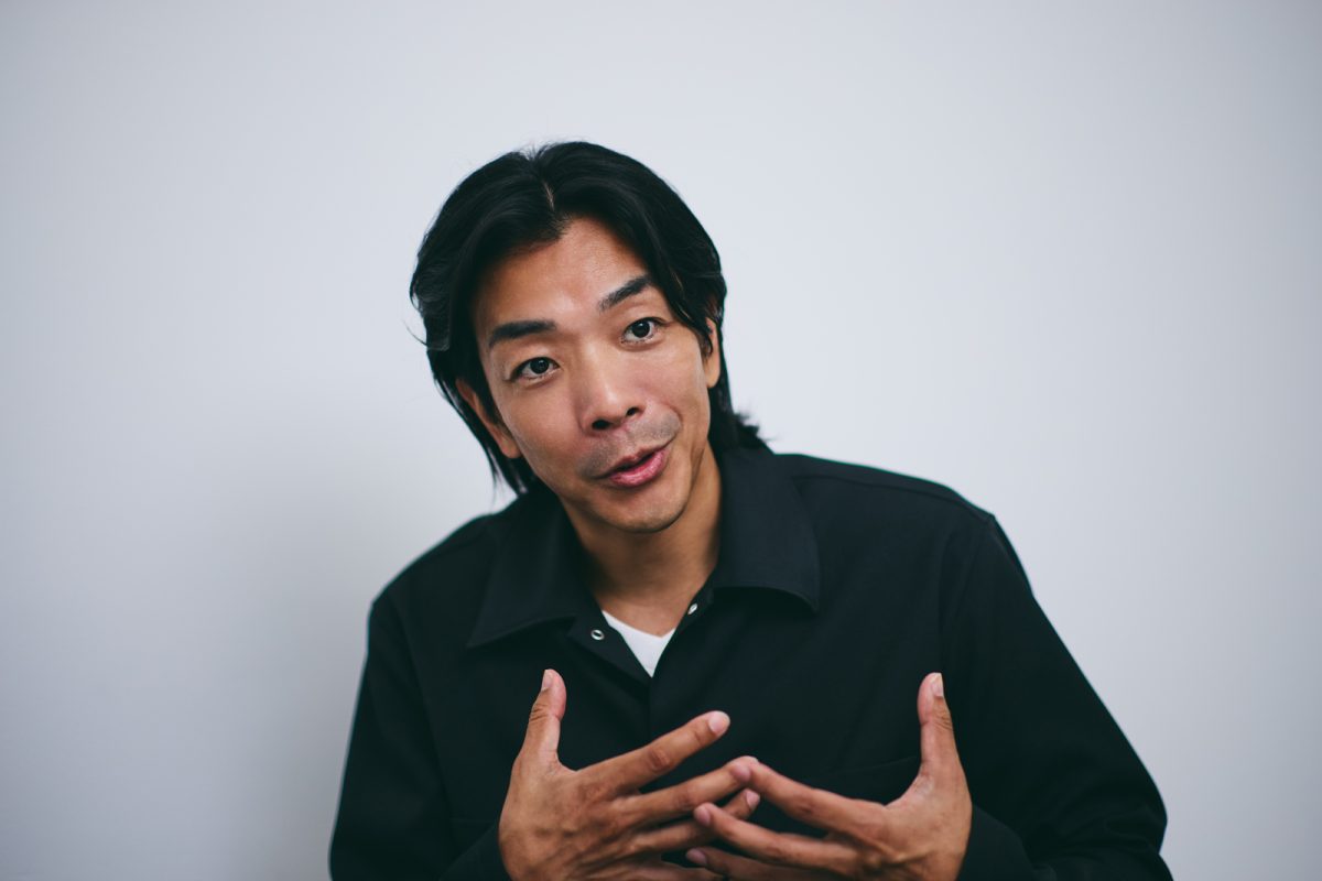 斉藤徹氏