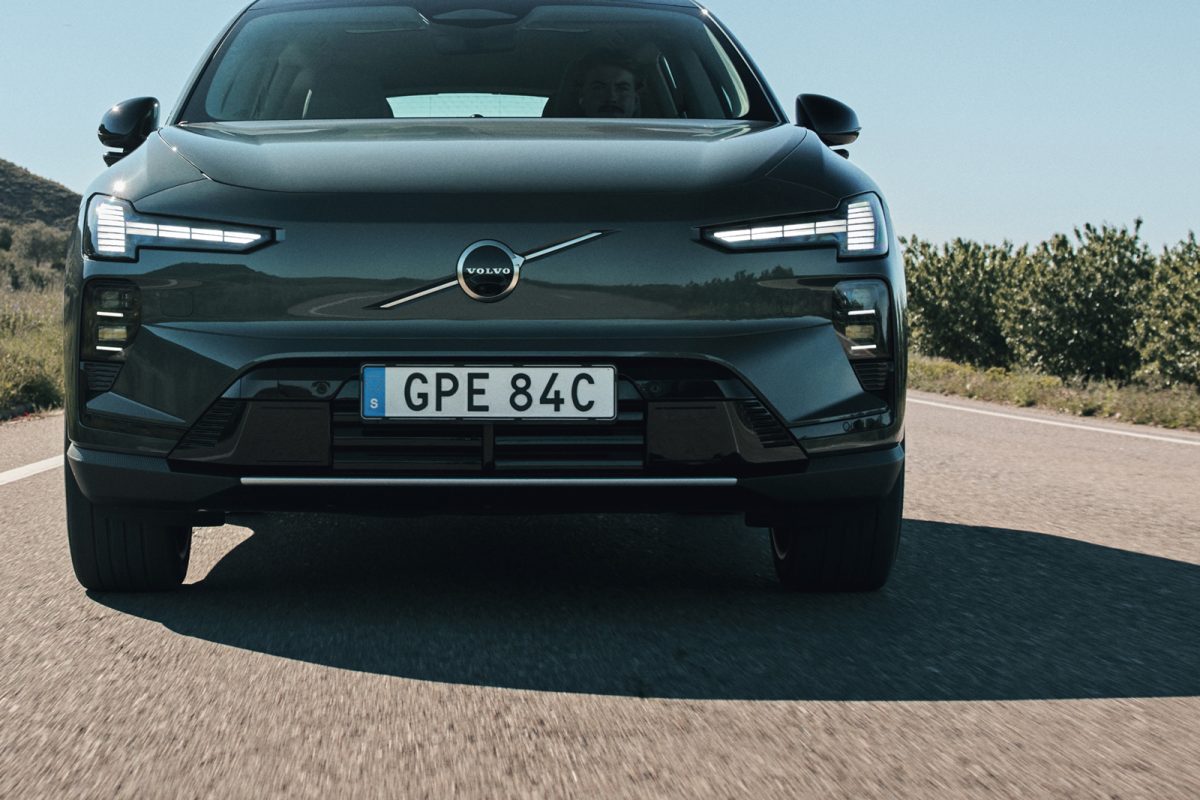 「Volvo EX60 P10 AWD」