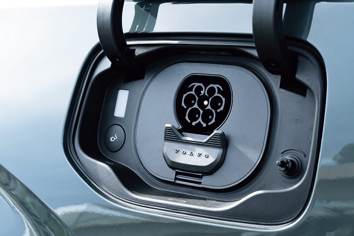 「Volvo EX60 P10 AWD」