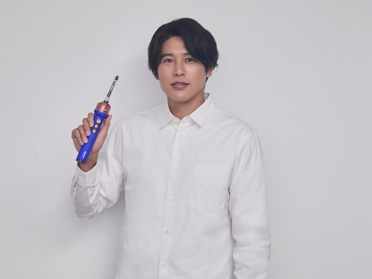 内田篤人が「Dyson CameraJet™」を体験