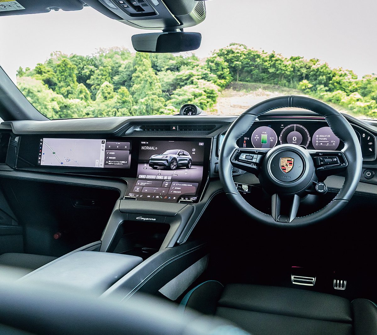 ポルシェ「カイエン S クーペ エレクトリック」の運転席