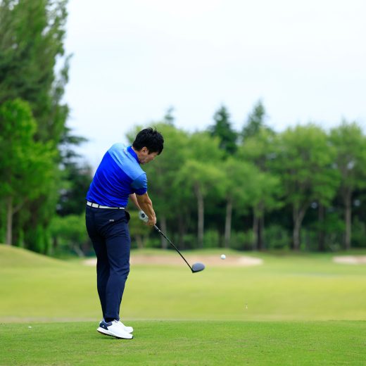 吉田洋一郎の最新ゴルフレッスン／「飛ばそう」と力むほど飛ばないのはなぜ？ ゴルフでヘッドスピードを上げる、右手の使い方