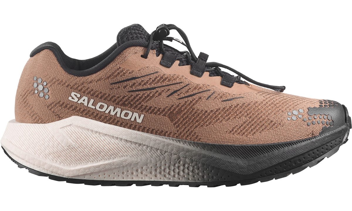 軽量グラベルランニングモデル「AERO BLAZE 4 GRVL」