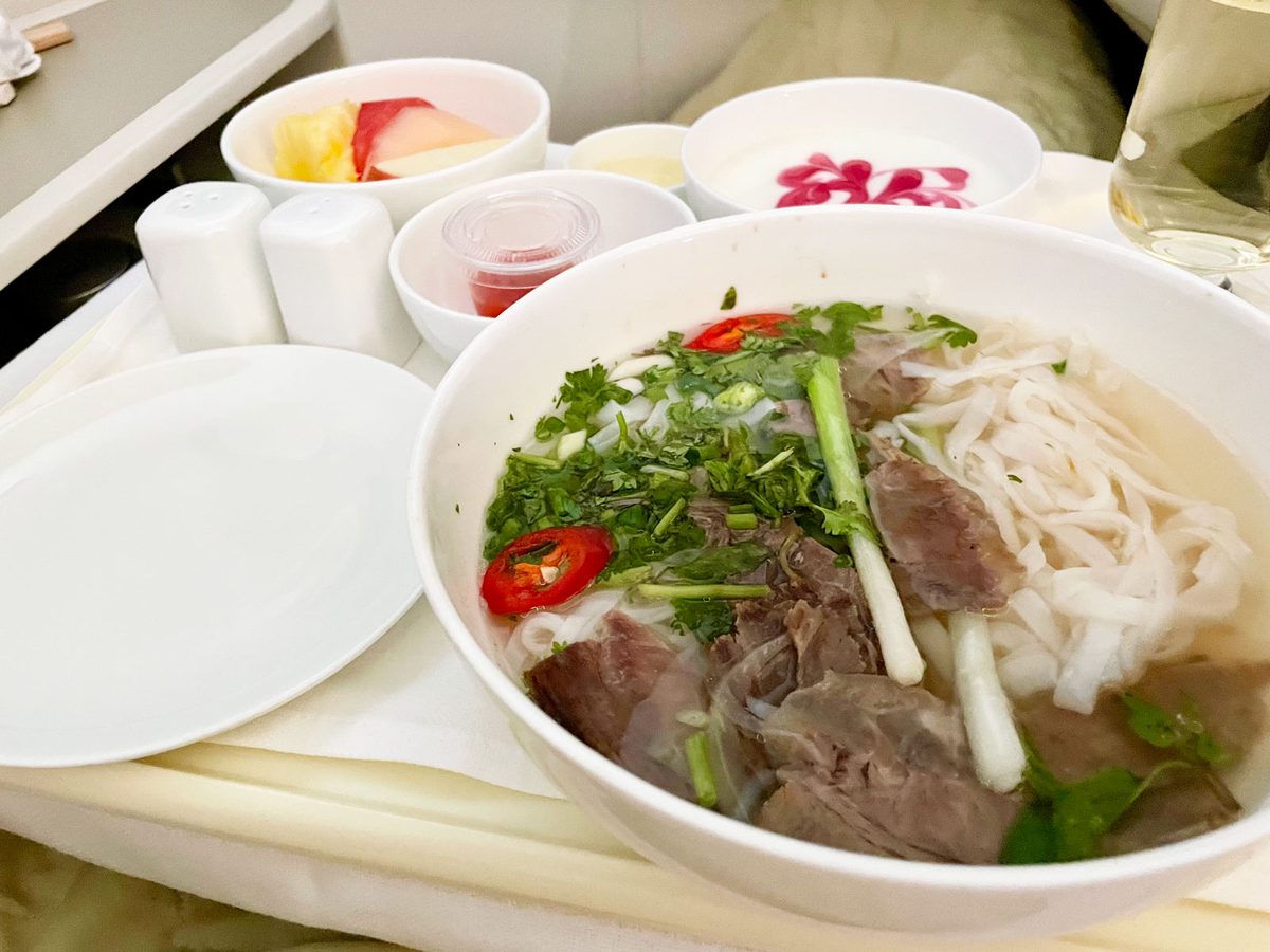 ベトナム航空の機内食。朝食限定の「ビーフフォー」。