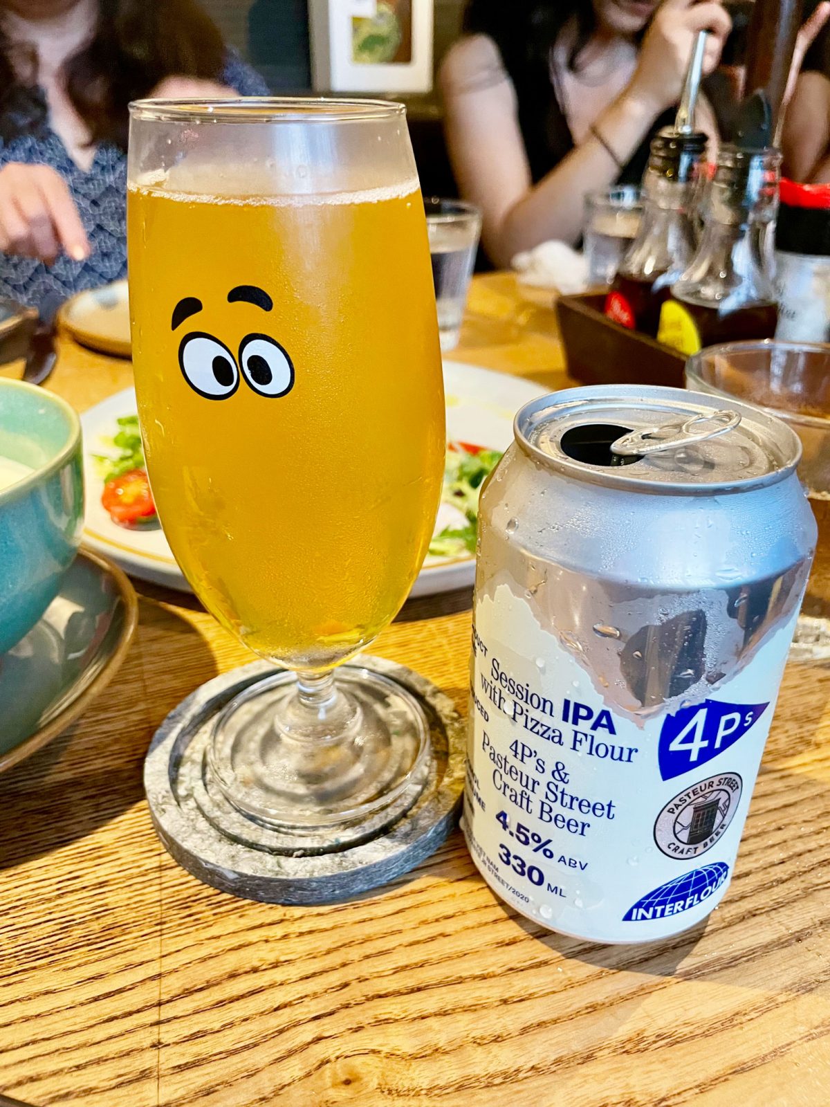 ハノイの人気店「Pizza 4P's」のクラフトビール