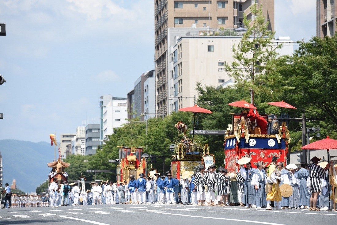 山鉾巡行