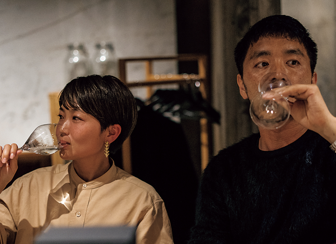 直子氏セレクトのグラスで飲めば、日本酒の新たな可能性も。