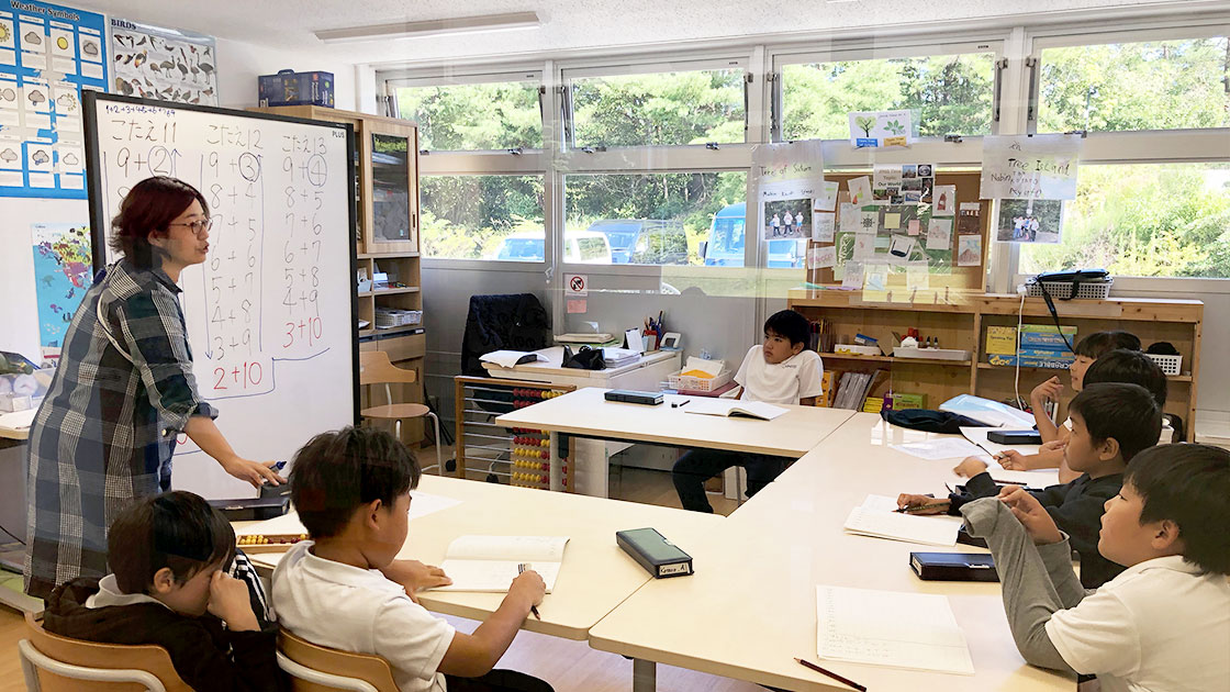 日本初の全寮制小学校JINISの授業の様子